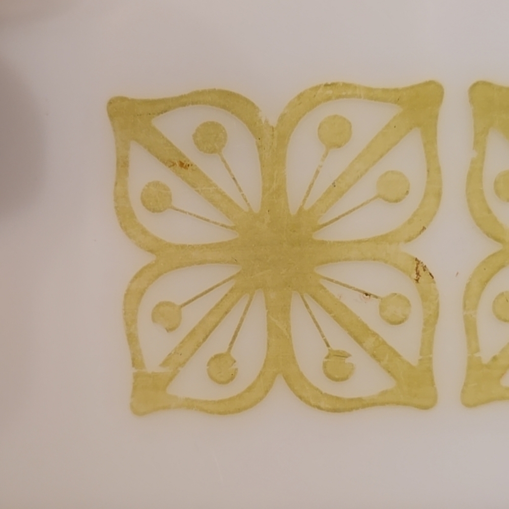 Pyrex Verde Green Square Flower Casserole - Picture 4 of 10